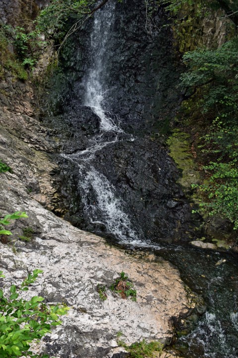 Waterfall near Krapan. – Jan Sonnemans